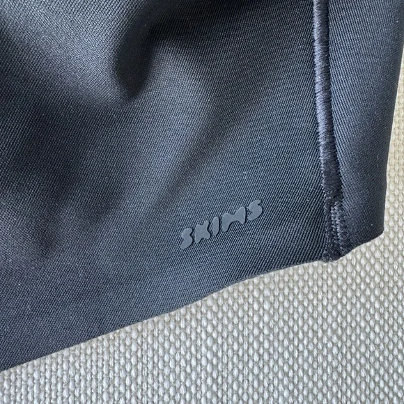 SKIMS Ultimate Thong Push Up Bodysuit - Picture 4 of 6